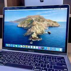 Apple - MacBook Pro 15" (2018) A1989 - Intel Core i7 with 16GB Memory - 256GB SSD