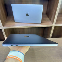 Apple - MacBook Pro 15" (2018) A1989 - Intel Core i7 with 16GB Memory - 256GB SSD