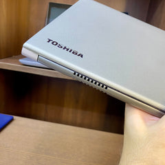 Toshiba Portégé -  Core i5 / 8 Ram / 256GB SSD - 13.3"